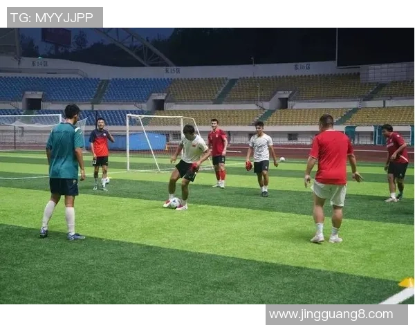 足球游戏了带你体验虚拟绿茵场的激情与挑战，尽享团队合作与个人技巧的完美结合